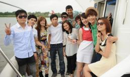 Hồ Ngọc Hà cùng team dạo chơi trên du thuyền trước vòng "Đối đầu"