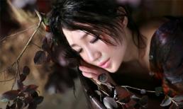 Ngắm nàng A Đóa khoe cơ thể "ẩm ướt" gợi cảm