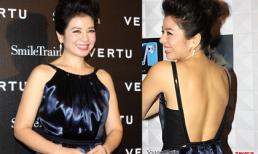 Chung Sở Hồng khoe lưng trần đẹp nuột nà bất chấp tuổi 53