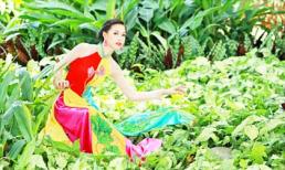 Top 10 tài năng của HHVN năm 2012 khoe sắc với áo dài