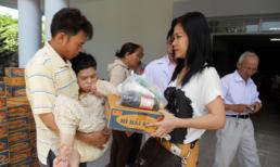 Hồng Mơ vừa quay MV, vừa chạy đi làm từ thiện