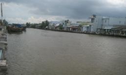 Thua cờ bạc, mẹ ôm con gái 6 tuổi nhảy sông tự vẫn