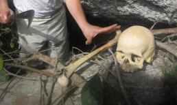 Rùng rợn hang động quan tài ven sông Mã