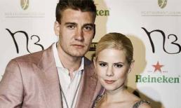 Lộ ảnh giường chiếu với bạn gái, Nicklas Bendtner bị tống tiền