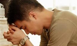 Vật vã vì bị "máy bay bà già" bỏ rơi