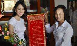 Hoa hậu Thu Thảo về quê thăm gia đình