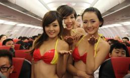 Lộ clip các hot girl mặc bikini nhảy trên máy bay
