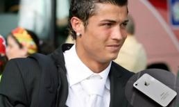 Cristiano Ronaldo 'tậu' liền lúc 11 chiếc iPhone