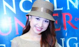 Vân Hugo trẻ như nữ sinh đi xem "Săn ma cà rồng"