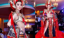 Ngọc Oanh gây ấn tượng với trang phục truyền thống