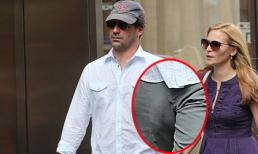 Ngôi sao 'Mad Man' chết điếng vì lộ 'cậu nhỏ'