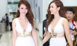 Liễu Nham diện váy xẻ sâu khoe "ngực khủng" lấp ló