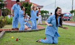 Đau lòng cô gái trẻ phát điên vì bị phản bội