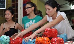 Trang Trần: 'Đừng từ thiện kiểu mượn hoa dâng Phật'