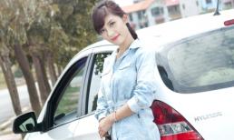 Á hậu trang sức thả dáng bên “bạn thân” Hyundai i20