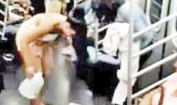 Thiếu nữ vô tư tắm... trên tàu điện ngầm