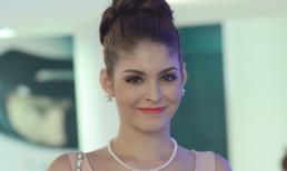 Andrea quý phái với phong cách cổ điển