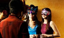 Vì nhan sắc đàn bà mà đàn ông phải chịu khổ theo