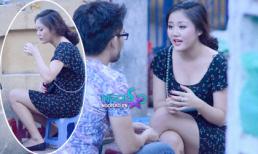 Văn Mai Hương ngồi uống trà đá, tãn gẫu ở vỉa hè Hà Nội