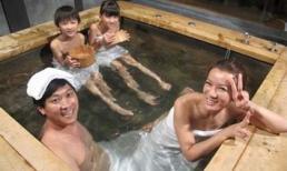 Sao nam xứ Đài để vợ con cởi đồ kiếm tiền