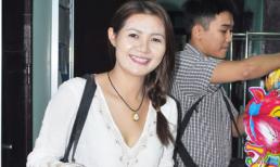 Ca sĩ Triệu Trang rạng rỡ đi từ thiện giữa mùa trung thu