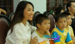 Đoan Trang mặt mộc rạng rỡ đi phát quà trung thu