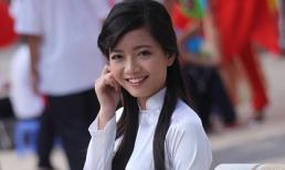 Gặp cô giáo 9x siêu cute trong ngày khai giảng Ams