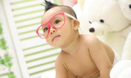 Ảnh ngộ nghĩnh của con trai Hiếu Hiền