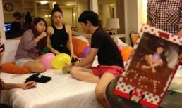 Noo Phước Thịnh "khoe" chân trắng nõn với quần đùi