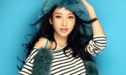 Ngắm Trương Lệ xinh tươi, trẻ trung với mũ lông xanh