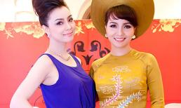 Mai Thu Huyền diện áo dài đọ dáng “không tuổi” cùng chị gái 