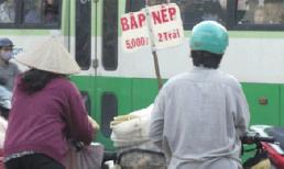 'Công nghệ' luộc bắp bằng pin và hóa chất