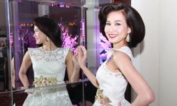 Dương Mỹ Linh đẹp tinh khôi với váy trắng bồng bềnh