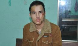 Kinh hoàng nam thanh niên gặp ai cũng chém