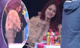 Hương Giang Idol khoe vòng 3 với váy ngắn tại lễ ăn hỏi chị gái