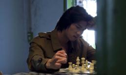 Ngắm vẻ lạnh lùng và khờ khạo của chàng diễn viên "Mùa hè lạnh"