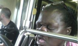 Những khoảnh khắc có 1-0-2 trên tàu điện 