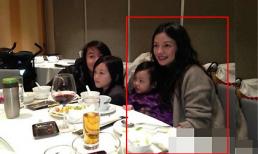 Mẹ con Triệu Vy "tụ tập" ăn uống cùng gia đình Vương Phi