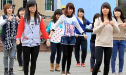 "Nóng hổi" màn nhảy flashmob ấn tượng nhất đón giao thừa tại Hồ Gươm