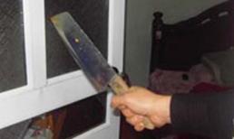 Chém đứt cổ bạn nhậu vì không mua mồi