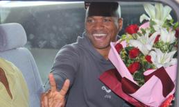 Jesse Campbell cười tươi chào fan Việt