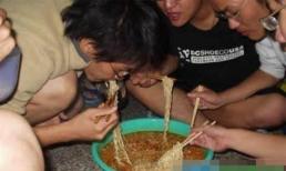 Những hình ảnh hốt hoảng vì sinh viên