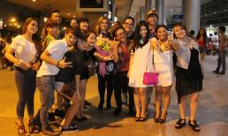 Dàn thí sinh Giọng hát Việt ra đón Quán quân The Voice Anh