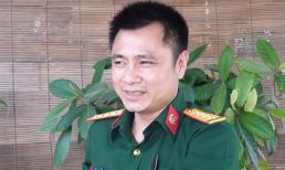 Tự Long làm "xe ôm" trong lễ viếng Đại tướng