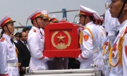 Những hình ảnh về đoàn xe chở linh cữu Đại tướng ở Quảng Bình