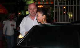 Vợ chồng Thu Minh đi xế sang đến xem The Voice