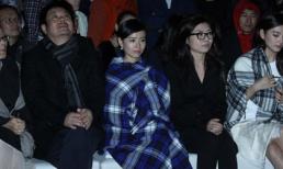 Đổng Khiết trùm kín chăn suốt sự kiện vì quá rét