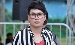 'Thảm họa' Quân Kun quỳ lạy xin giám khảo Vietnam Idol