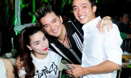 Vợ chồng Hà Hồ tươi rói đến chúc mừng sinh nhật Mr. Đàm