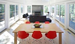 Không gian sống sáng bừng nhờ “diện” nội thất đỏ